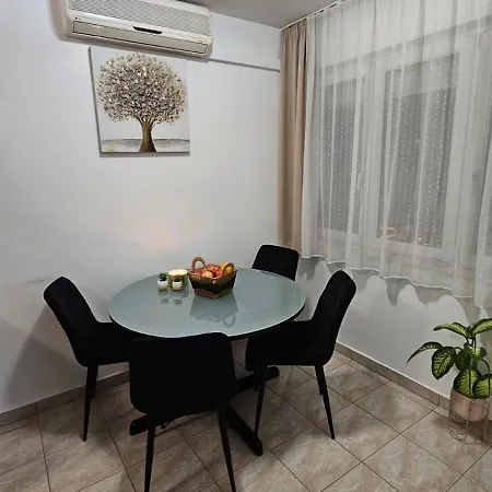 Kike Apartment *