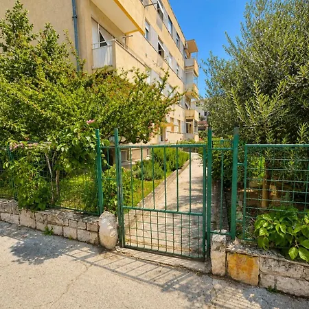 Kike, Near & Old Town Split